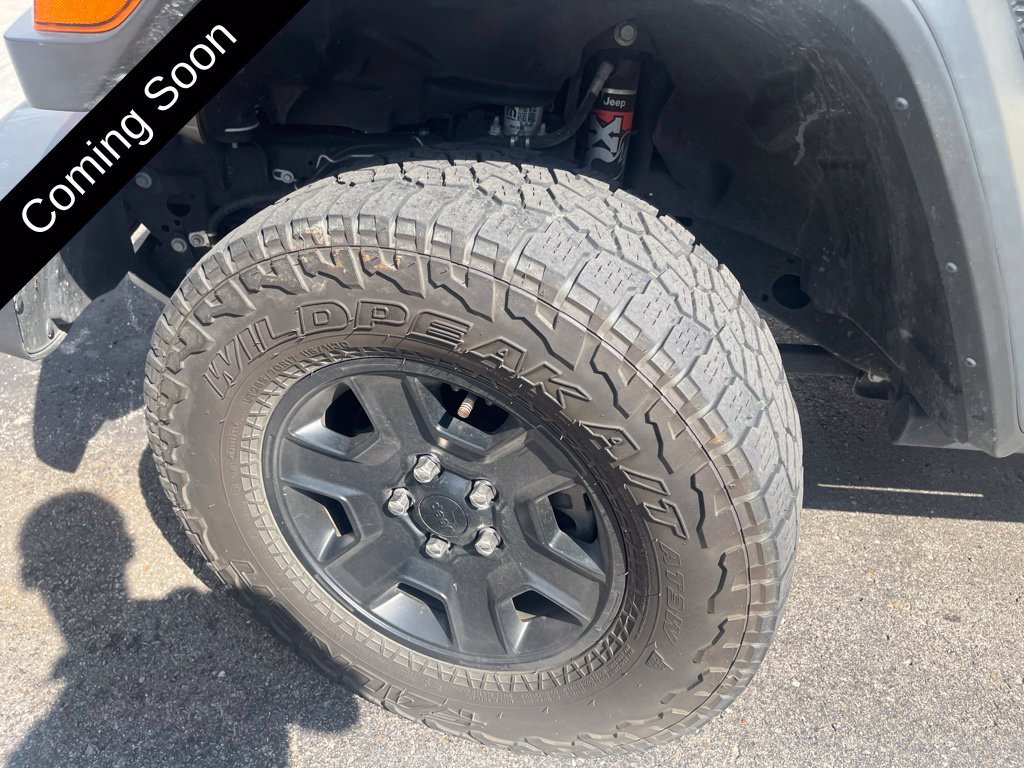 Used 2022 Jeep Gladiator Mojave w/ LED Lighting Group AWD/4WD image 26