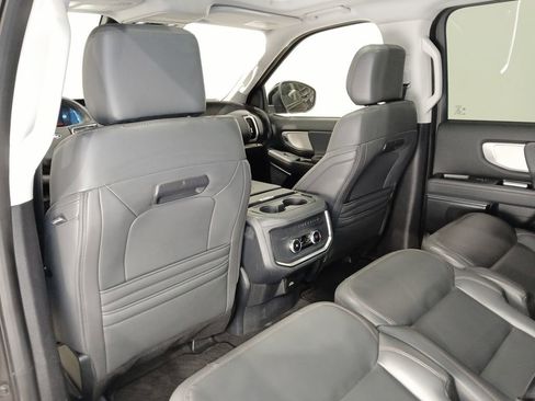Used 2025 Ford Expedition Active AWD/4WD image 15