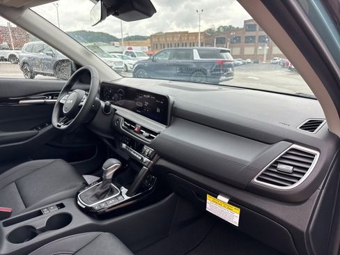 New 2026 Kia Seltos SX w/ SX Sunroof Package image 17
