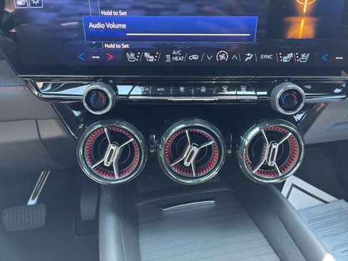 Used 2024 Chevrolet Blazer EV RS AWD/4WD image 31