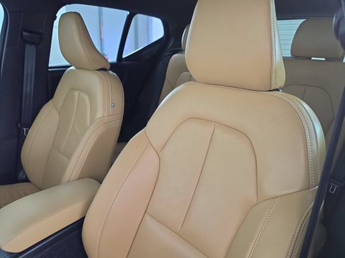 Used 2022 Volvo XC40 T5 Inscription w/ Advanced Package AWD/4WD image 18