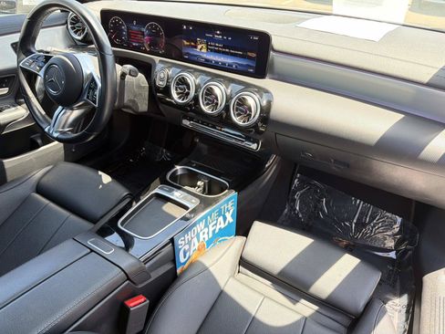 Used 2025 Mercedes-Benz CLA 250 image 21