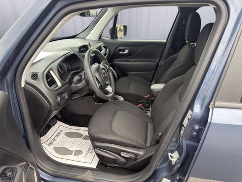Used 2023 Jeep Renegade Latitude AWD/4WD image 23