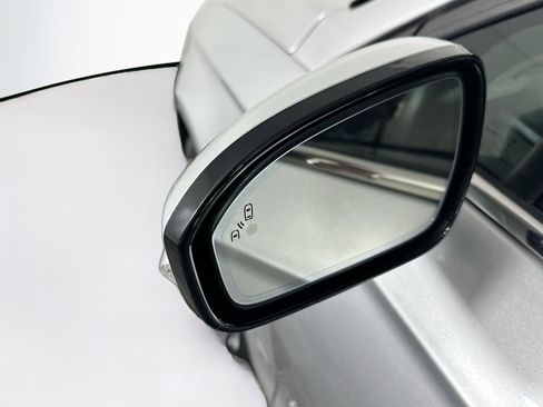 Used 2017 Ford Fusion SE image 16