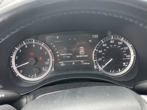 Used 2023 Toyota Highlander XLE image 6