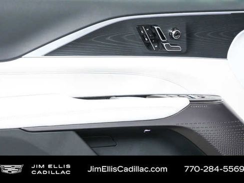 New 2026 Cadillac Lyriq Luxury RWD image 6