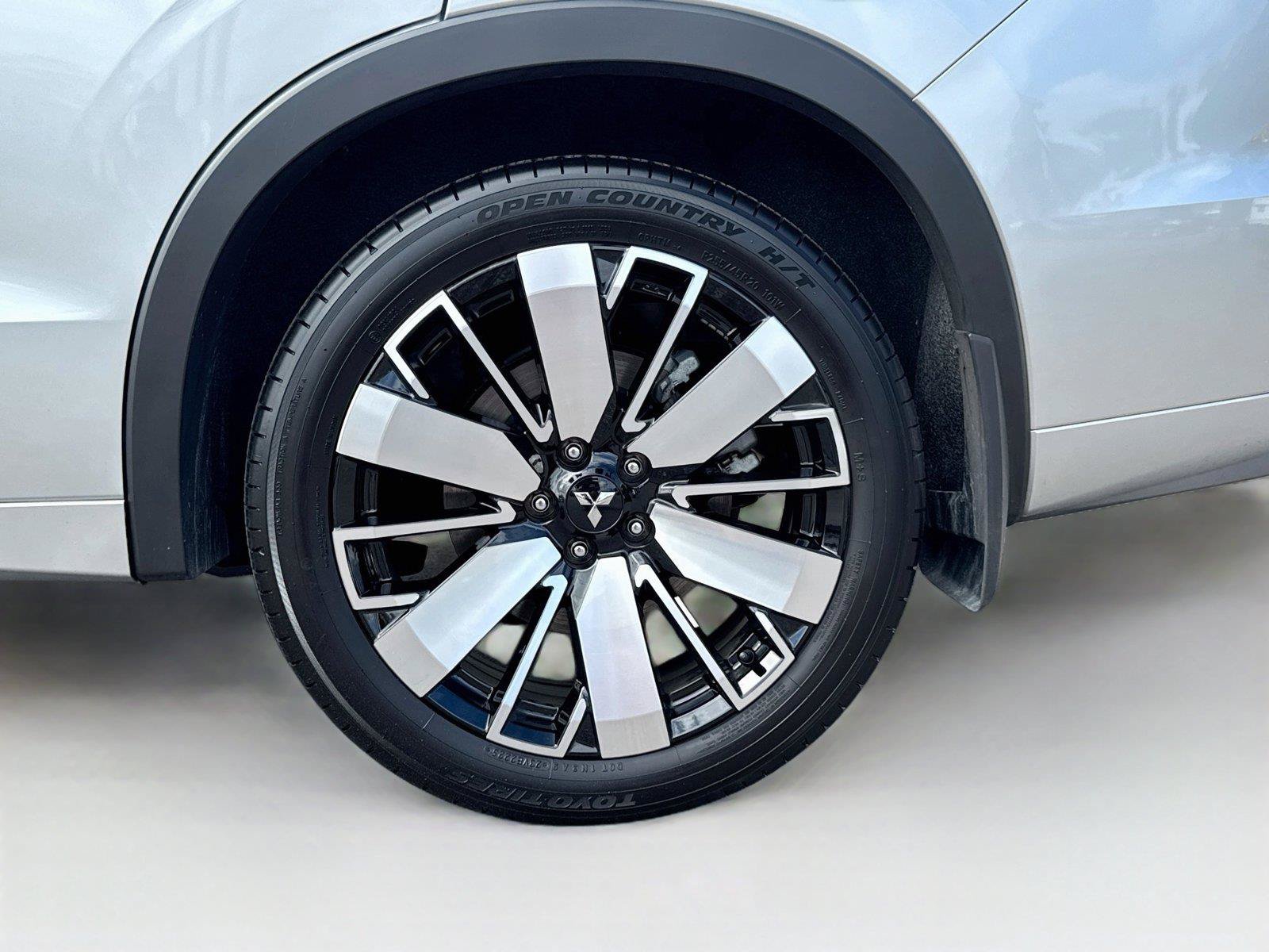 Used 2026 Mitsubishi Outlander SEL FWD image 38