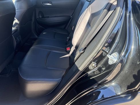 Used 2022 Toyota Corolla Cross XLE w/ Black Badges Package (TMS) image 10