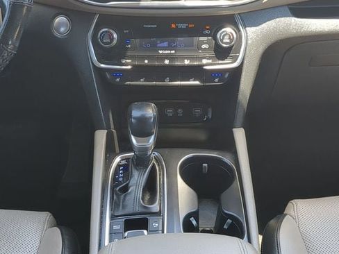 Used 2020 Hyundai Santa Fe Limited AWD/4WD image 18
