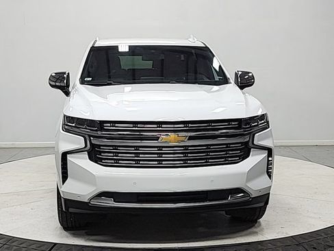 Used 2023 Chevrolet Suburban Premier RWD image 2