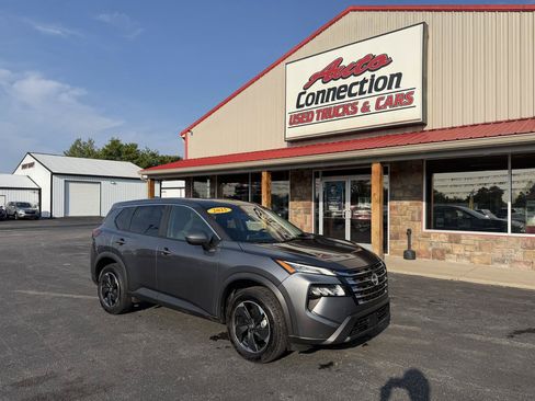 Used 2025 Nissan Rogue SV AWD/4WD image 1