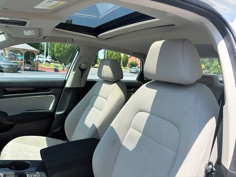 Certified 2022 Honda Civic EX image 13