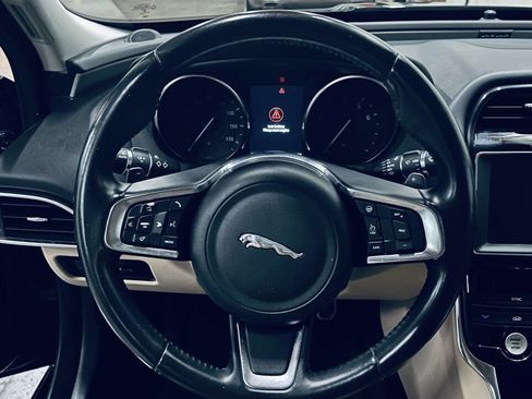 Used 2019 Jaguar XE Prestige RWD image 25