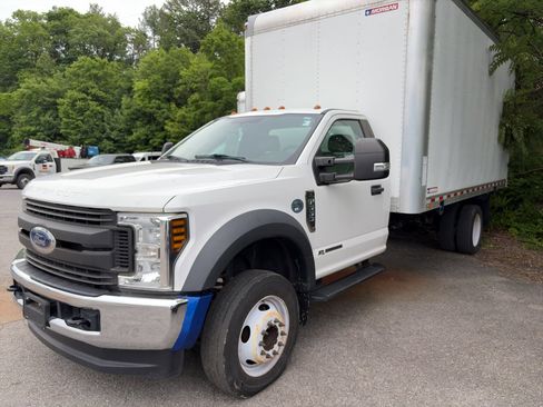 Used 2019 Ford F550 2WD Regular Cab Super Duty image 1
