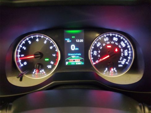 Used 2021 Toyota RAV4 XLE Premium w/ Carpet Mat Package (TMS) image 25