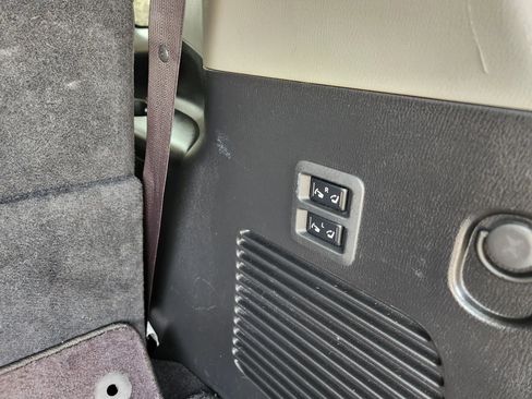 Used 2019 Nissan Armada SL w/ Premium Package image 18