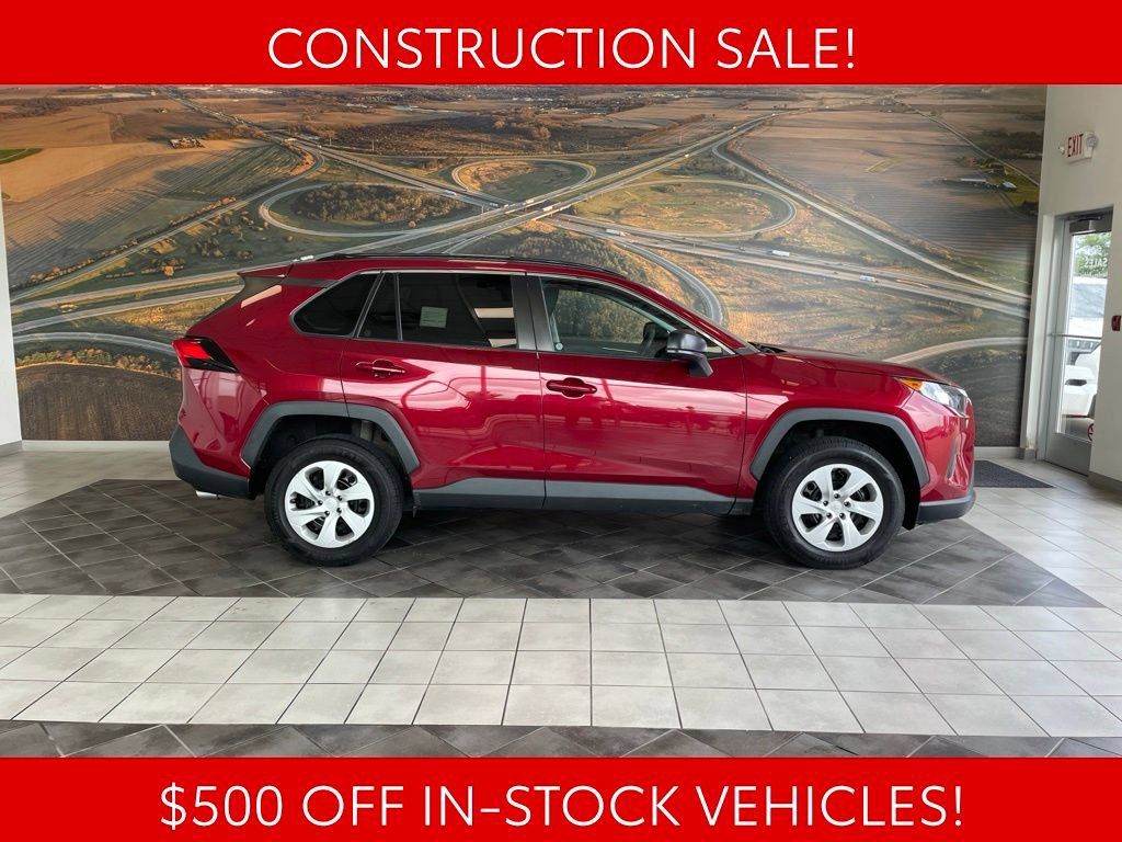 Used 2019 Toyota RAV4 LE AWD/4WD image 4