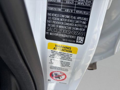 Used 2025 Land Rover Discovery Sport Dynamic SE image 41