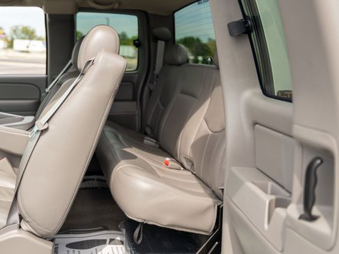 Used 2005 Chevrolet Silverado 3500 LT w/ Heavy-Duty Power Package image 33