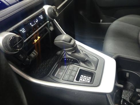 Used 2025 Toyota RAV4 XLE AWD/4WD image 24