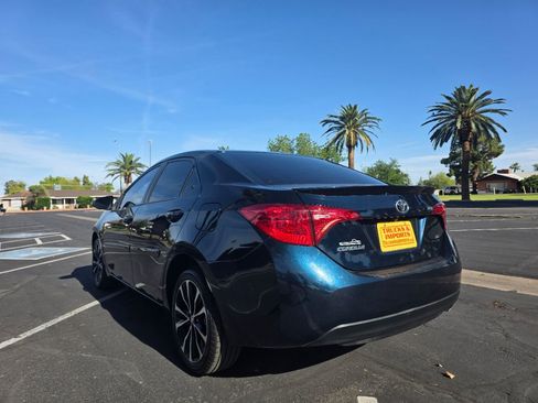 Used 2018 Toyota Corolla SE w/ Body Protection Package FWD image 8