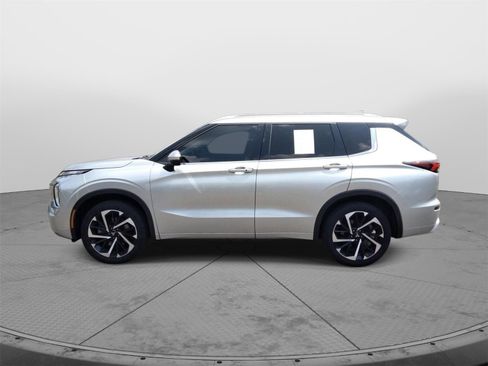 Used 2023 Mitsubishi Outlander SEL Black Edition image 2