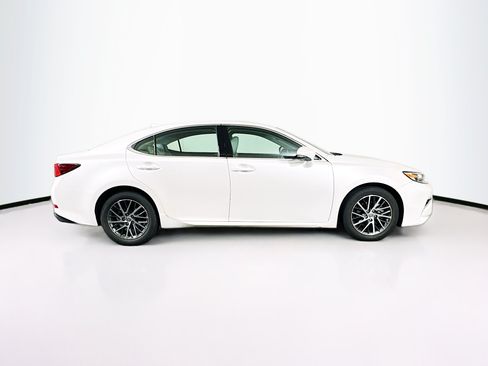 Used 2018 Lexus ES 350 w/ Luxury Package w/Wood Trim FWD image 10