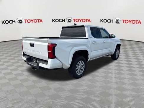 Used 2025 Toyota Tacoma SR5 AWD/4WD image 8