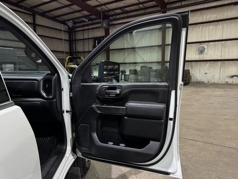 Used 2020 Chevrolet Silverado 3500 LTZ w/ Z71 Off-Road Package image 26