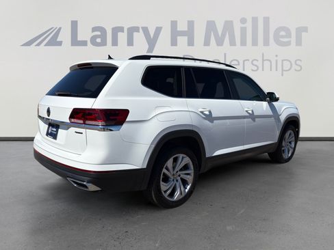 Used 2023 Volkswagen Atlas SE w/ Black Wheel Package AWD/4WD image 6