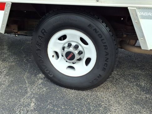 Used 2023 GMC Savana 3500 w/ Power Convenience Package RWD image 15