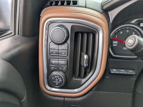 Used 2019 Chevrolet Silverado 1500 High Country w/ Technology Package image 18