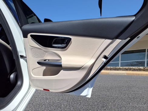 Certified 2023 Mercedes-Benz C 300 4MATIC Sedan image 13