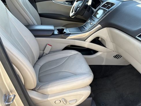 Used 2017 Lincoln MKX Reserve AWD/4WD image 13