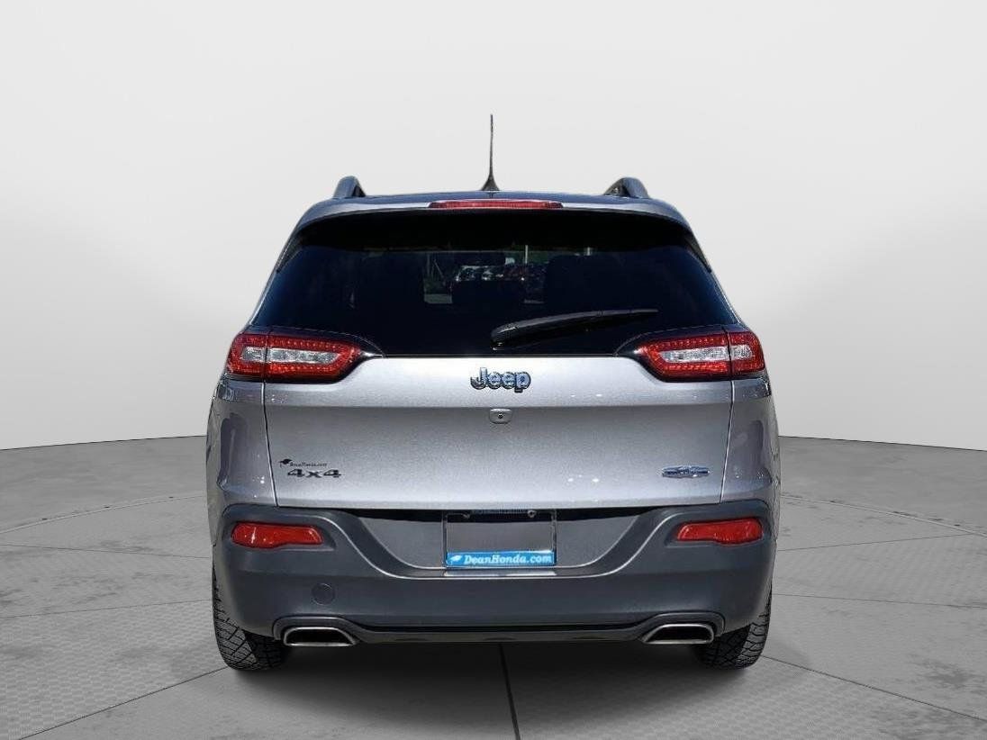 Used 2017 Jeep Cherokee Latitude w/ Cold Weather Group AWD/4WD image 4