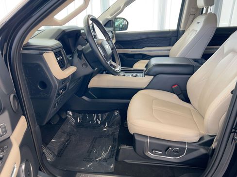 Used 2024 Ford Expedition Max Platinum image 5
