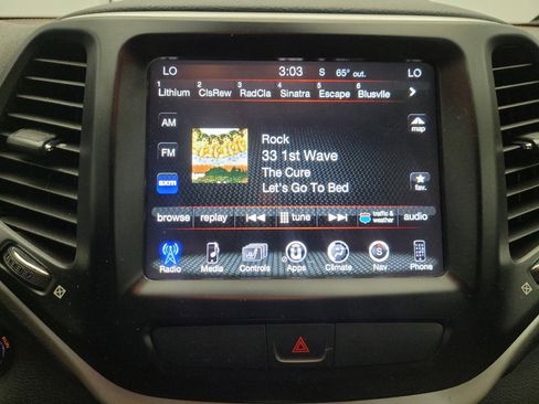 Used 2016 Jeep Cherokee Limited image 25