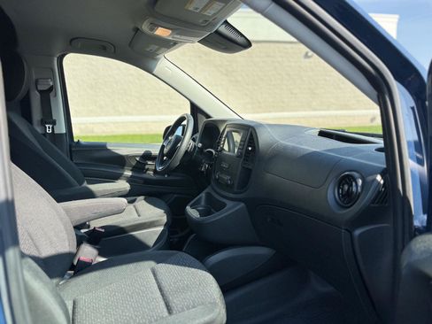 Used 2023 Mercedes-Benz Metris image 14