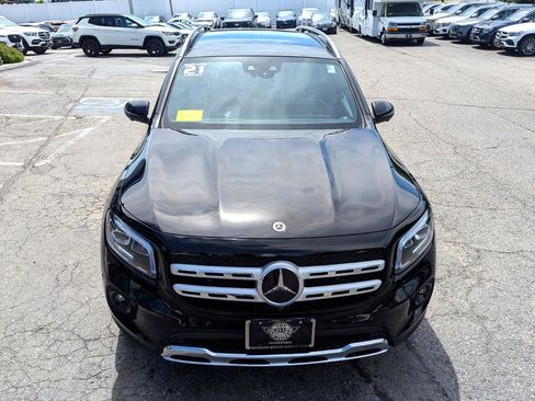 Used 2021 Mercedes-Benz GLB 250 4MATIC w/ Premium Package image 3