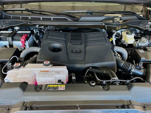 New 2026 Toyota Tundra SR5 w/ SR5 Convenience Package AWD/4WD image 8