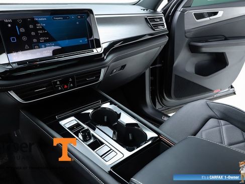 Used 2025 Volkswagen Atlas Cross Sport SE w/ Panoramic Sunroof Package image 62