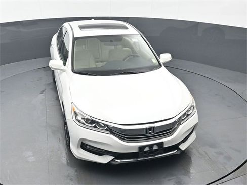 Used 2017 Honda Accord EX image 44