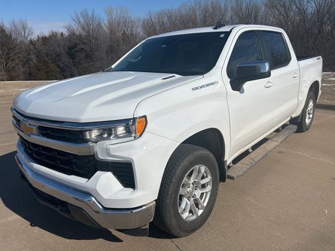 Used 2024 Chevrolet Silverado 1500 LT image 1