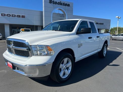 Used 2024 RAM 1500 Classic SLT AWD/4WD image 4