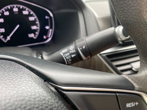 Used 2018 Honda Accord EX image 21