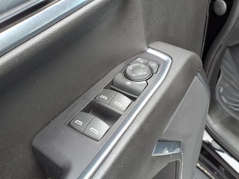 Used 2022 Chevrolet Silverado 1500 LT AWD/4WD image 14
