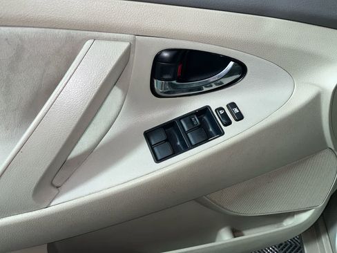 Used 2008 Toyota Camry LE FWD image 13
