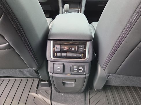 New 2026 Subaru Ascent Touring AWD/4WD image 9