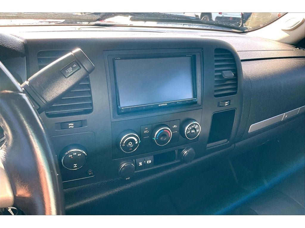 Used 2011 Chevrolet Silverado 2500 LT AWD/4WD image 23