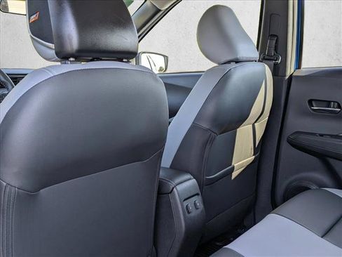 Used 2023 Nissan Kicks SR w/ SR Premium Package FWD image 19